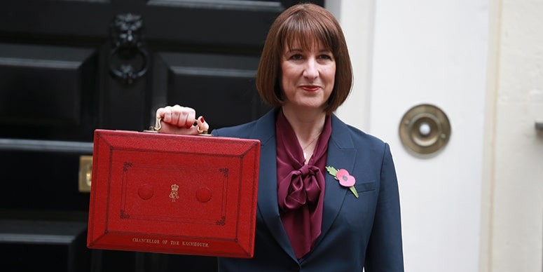 Rachel Reeves with red budget box